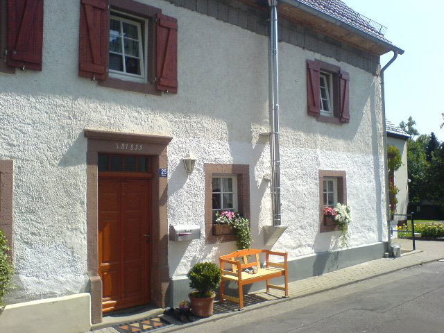 Ferienhaus in der Eifel Nähe Blankenheim Hausansicht 